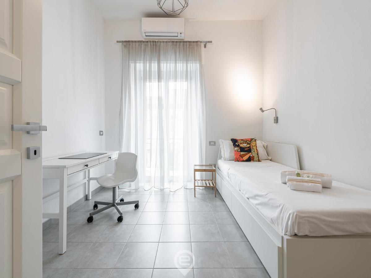 White Gold Apartment Кальяри Экстерьер фото