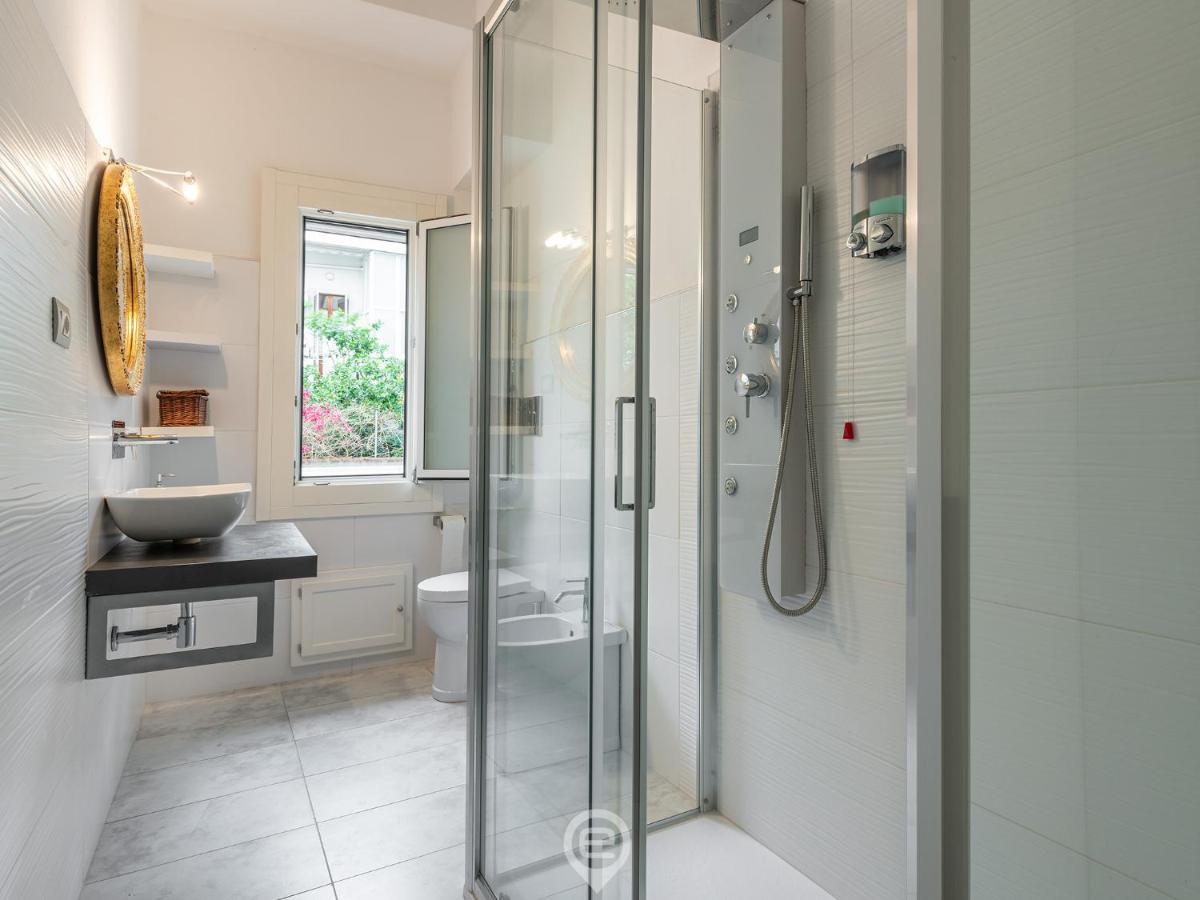 White Gold Apartment Кальяри Экстерьер фото