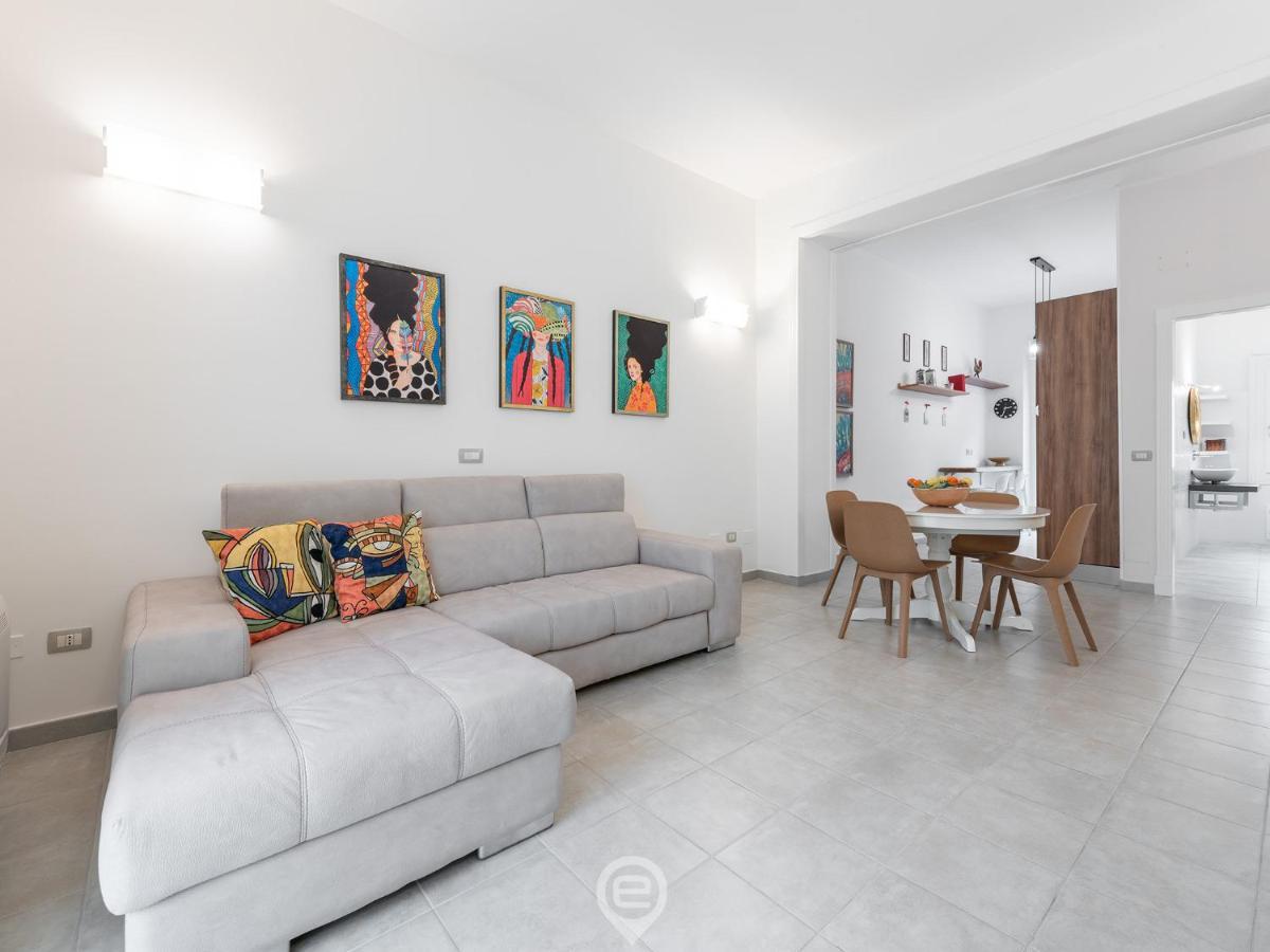 White Gold Apartment Кальяри Экстерьер фото