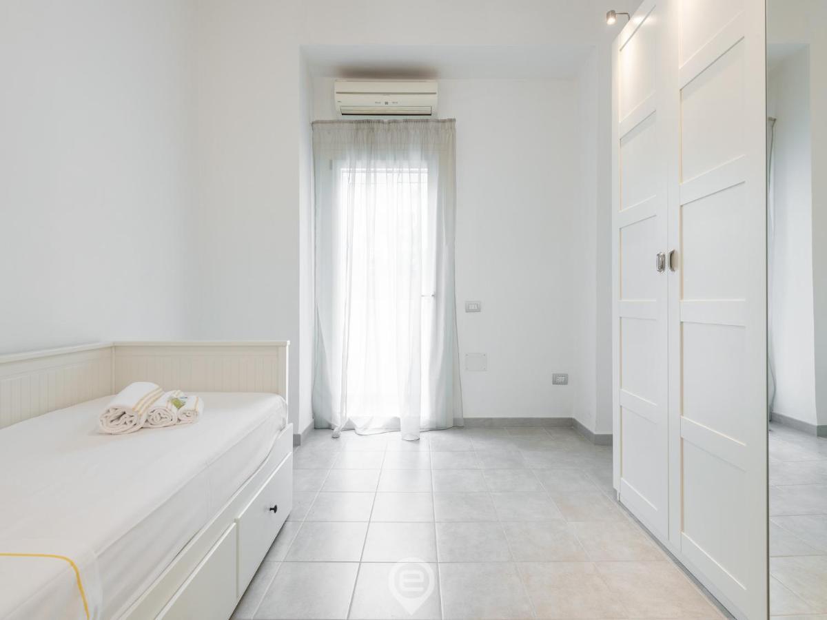 White Gold Apartment Кальяри Экстерьер фото